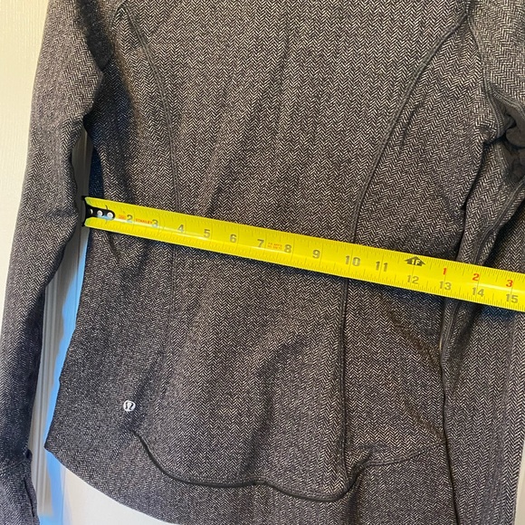 Lululemon grey half zip sweater - Picture 4 of 7